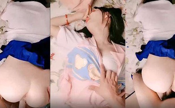 玩弄萝莉萌妹被炮友随意玩弄叫声喋喋好听