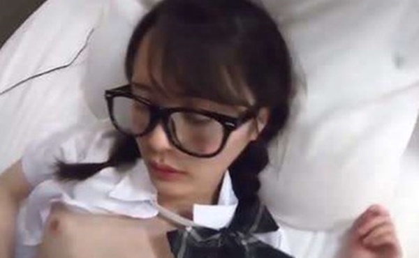 日本荡妇-学园毕业生