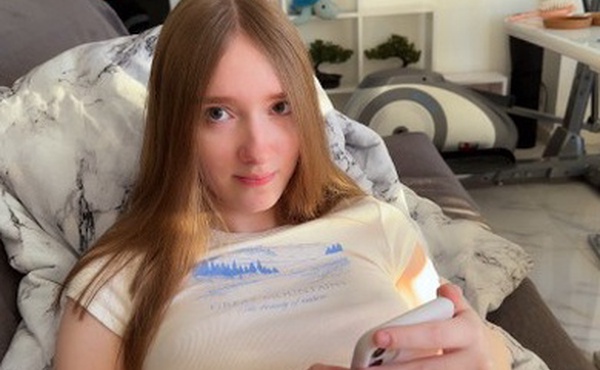 当我最好的朋友在隔壁房间时我操了他的老婆