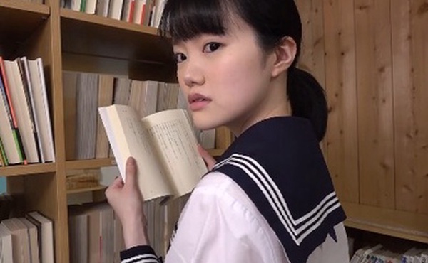 美人小萝莉学生制服激烈抽插潮喷