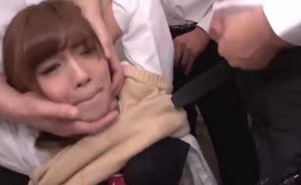 MIGD-647公开便女用嘴和小穴吞精绀野光