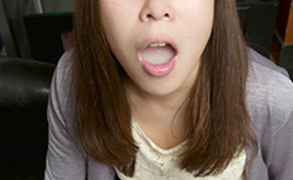 她的嘴角充满了微笑 玉木雏