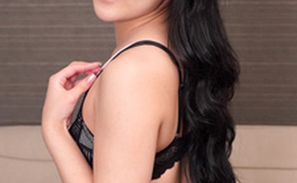 我让他给我一次适当的口交。仓本瞳