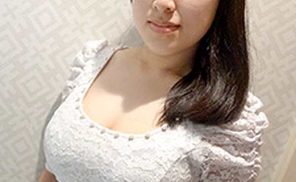 沮丧的女孩吸鸡巴 田口瞳