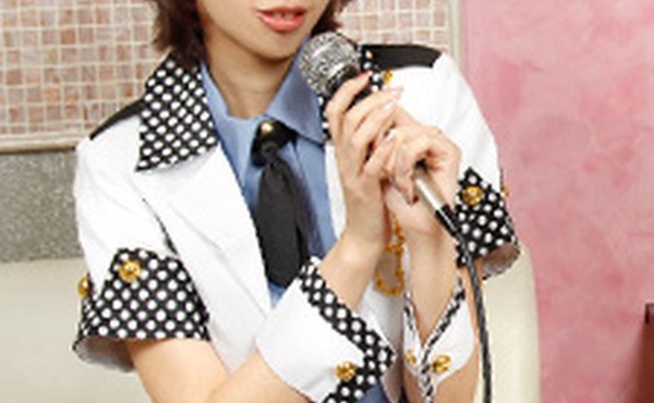 为了追求梦想而出现在AV中的地下偶像 画眉