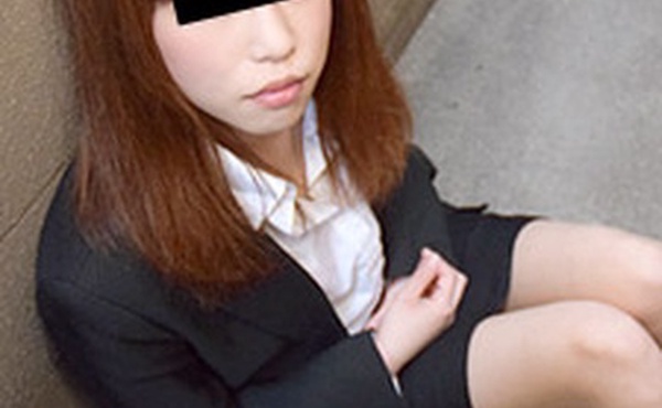 我把错过末班车的女儿带回家并与她发生了性关系。雏白山