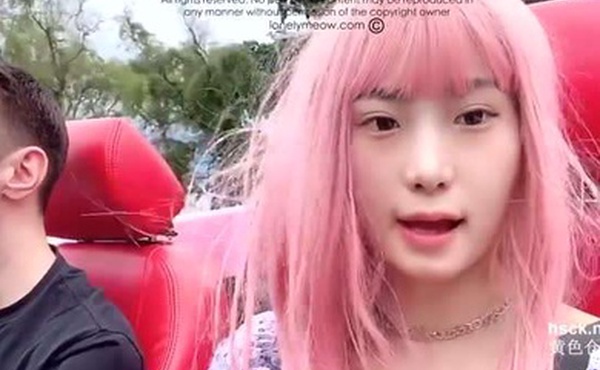 小芭比和男友游车河后的性交