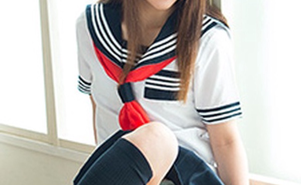 制服时代——好久没看到制服了，有点兴奋—桐山明里