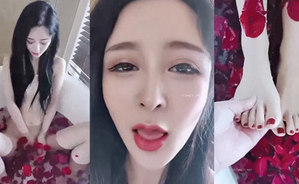 小姐姐穿着性感内衣在浪漫的沐浴