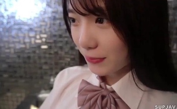 元气满满清纯美眉