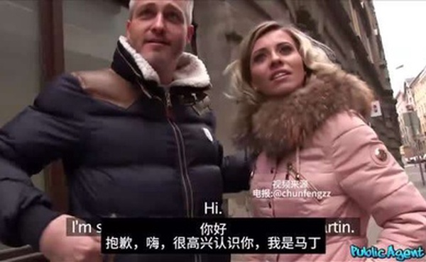 老外就是开放，夫妻正在逛街呢被男主用钱拿下美女