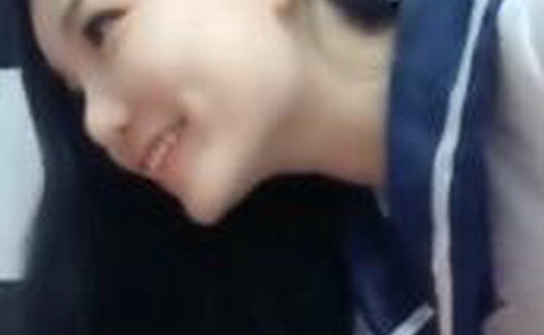 高颜值白虎粉奶小姐姐和男友露脸啪啪先用振动棒预热