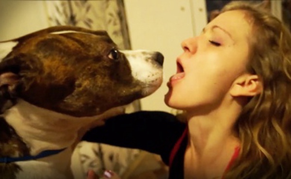 女同和狗子老婆和她的闺蜜一起搞同性后面两人居然还和狗子搞上了