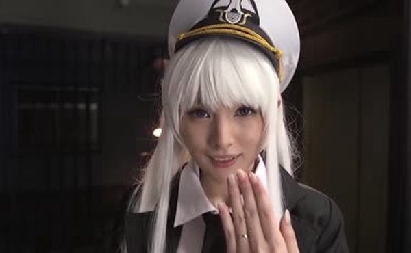 扮演AZURLANECOSPLAY美女接受男子的肉棒给她带来舒服的抽插