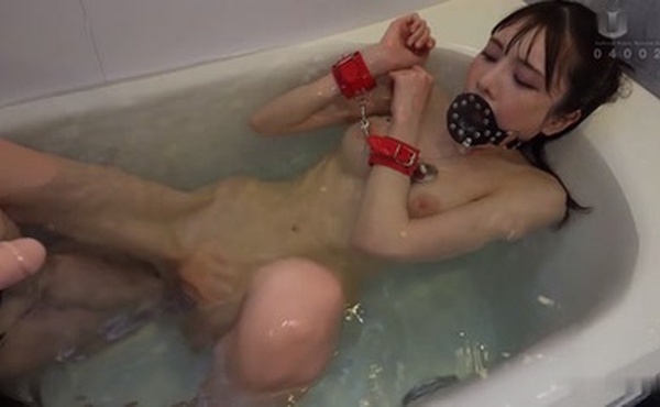 喉姦エアライン 被虐のCA 窒息・溺姦・首絞めアクメ 花衣つばきUncensored-DDFF-045 