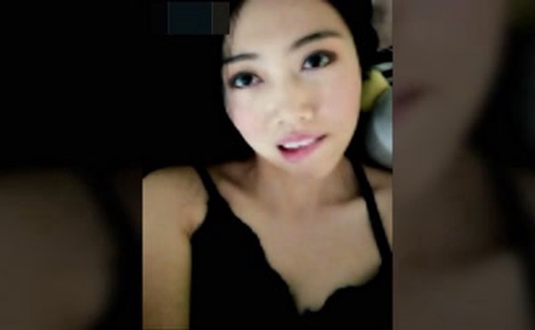 【网曝门事件】喜欢做爱自拍的新加坡性感女博士与不同男网友啪啪不雅视频流出